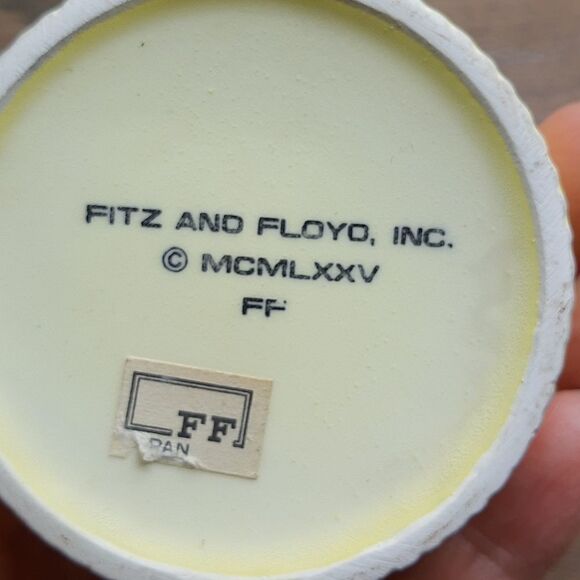 FITZ and Floyd Butterfly Dish with Lid - Picture 9 of 9